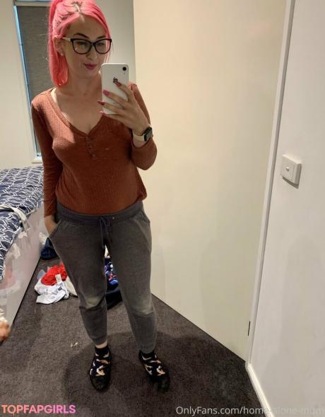 Home-alone-mum nude leaked OnlyFans photo #105