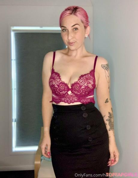 Home-alone-mum nude leaked OnlyFans photo #120