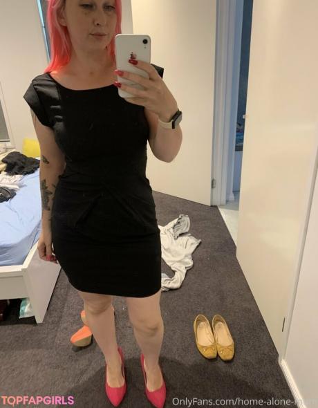 Home-alone-mum nude leaked OnlyFans photo #137