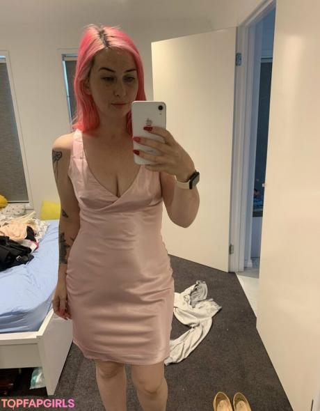 Home-alone-mum nude leaked OnlyFans photo #139