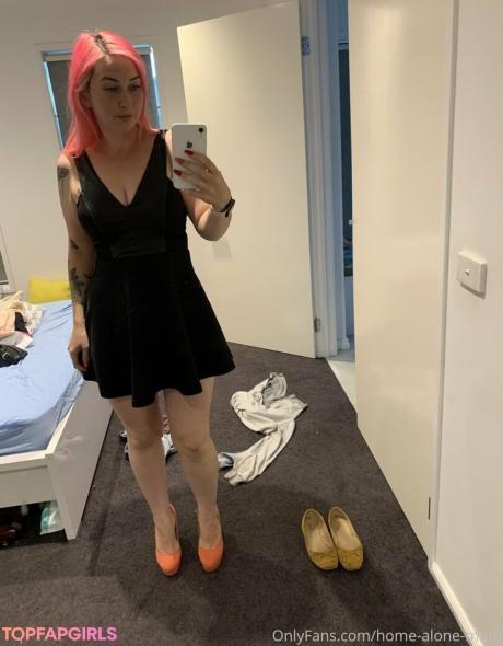 Home-alone-mum nude leaked OnlyFans photo #140