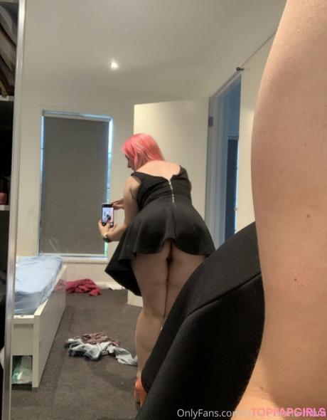Home-alone-mum nude leaked OnlyFans photo #141