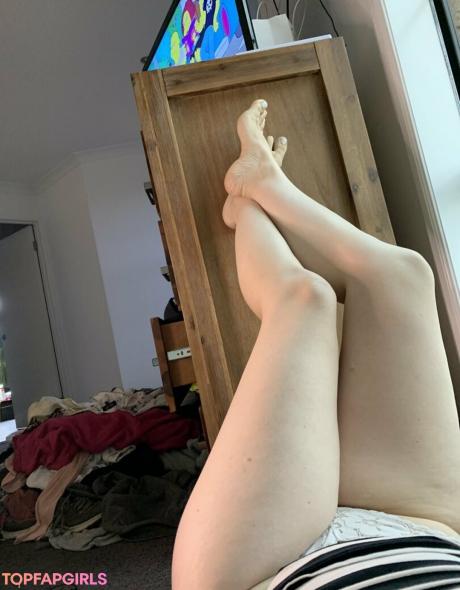 Home-alone-mum nude leaked OnlyFans photo #149