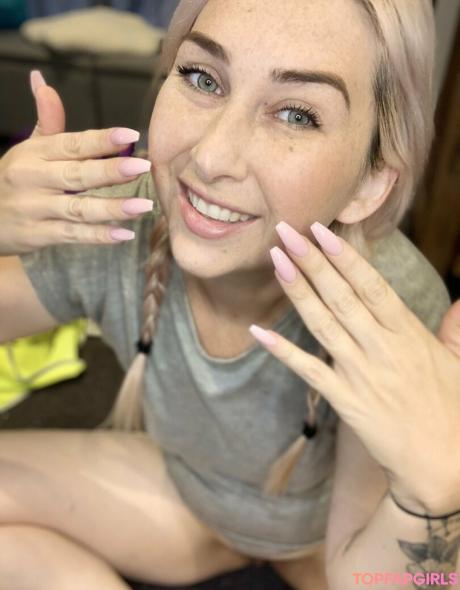 Home-alone-mum nude leaked OnlyFans photo #174