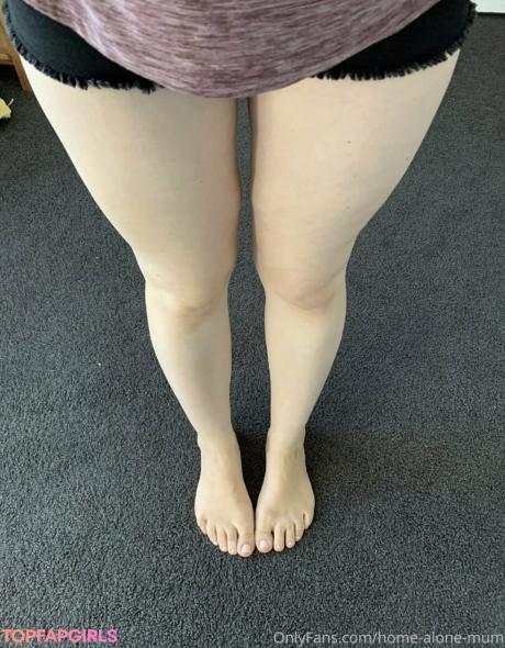 Home-alone-mum nude leaked OnlyFans photo #192