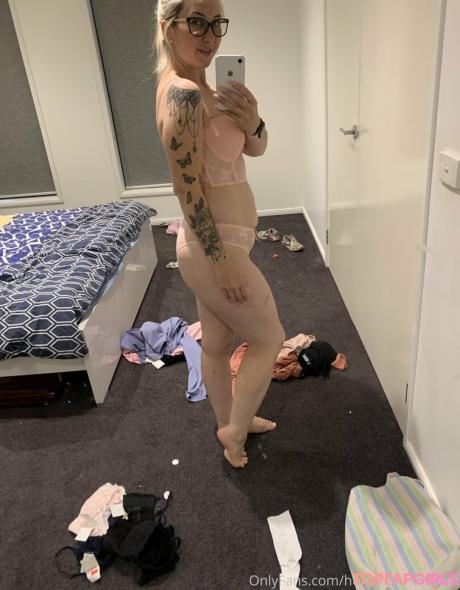 Home-alone-mum nude leaked OnlyFans photo #212