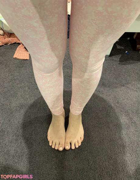Home-alone-mum nude leaked OnlyFans photo #214