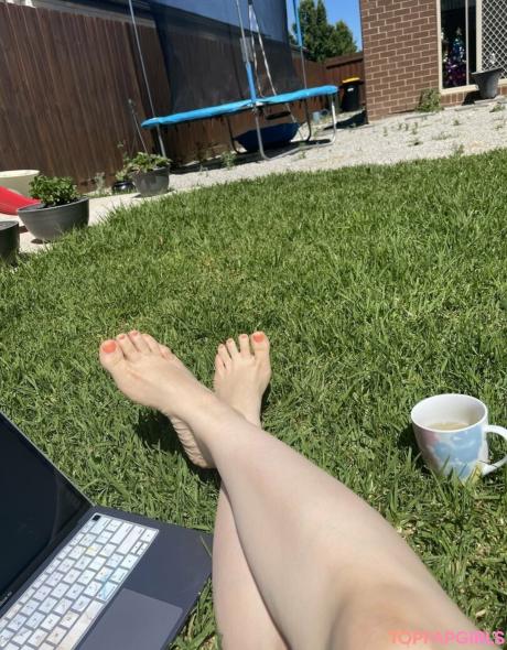 Home-alone-mum nude leaked OnlyFans photo #267