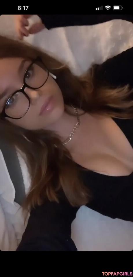 Simpllydaniella nude leaked OnlyFans photo #7