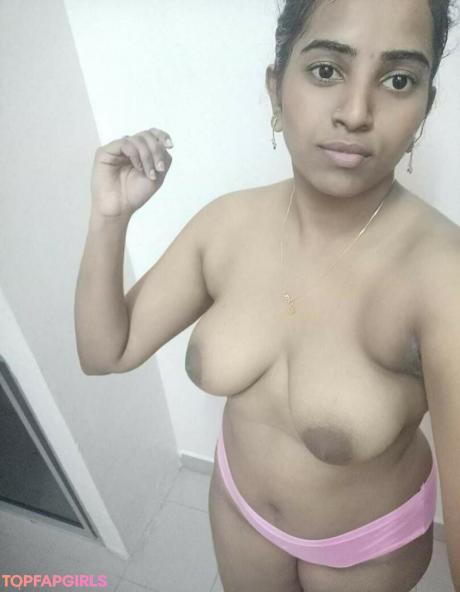 Indian nude leaked OnlyFans photo #20