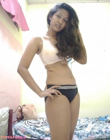 Indian nude leaked OnlyFans photo #31