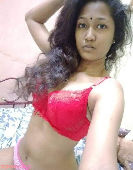 Indian nude leaked OnlyFans photo #33