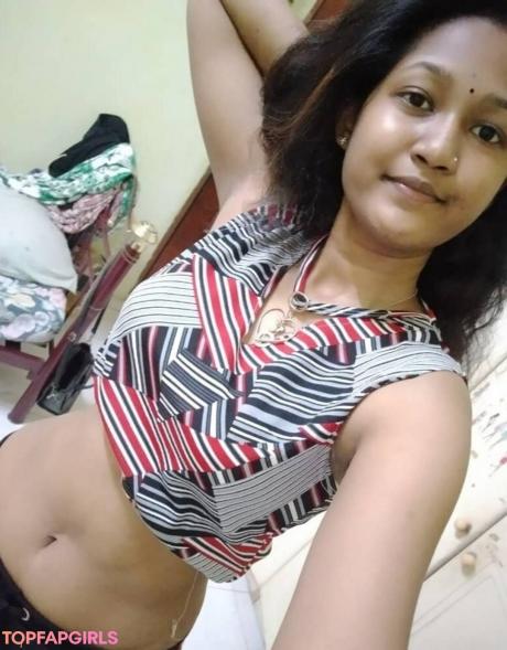 Indian nude leaked OnlyFans photo #35