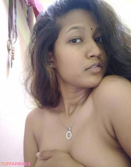 Indian nude leaked OnlyFans photo #37