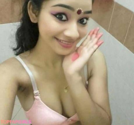 Indian nude leaked OnlyFans photo #6