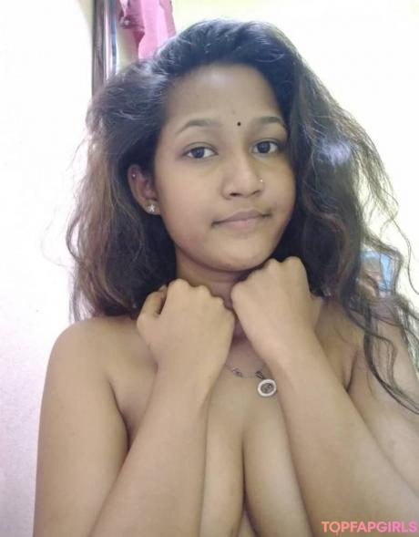 Indian nude leaked OnlyFans photo #80