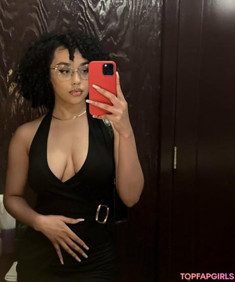 Itsqueennovaa nude leaked OnlyFans photo #42