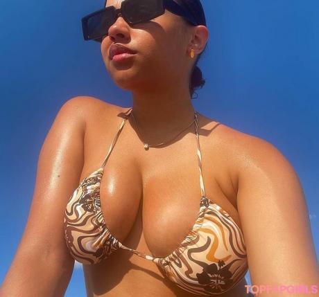 Itsqueennovaa nude leaked OnlyFans photo #7