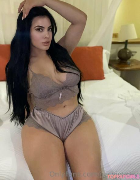 Juicyjoycey nude leaked OnlyFans photo #32