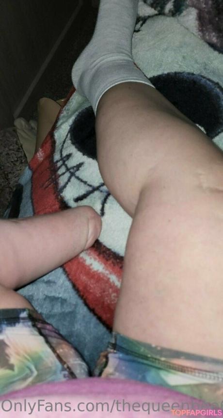 Thequeenbee69 nude leaked OnlyFans photo #31