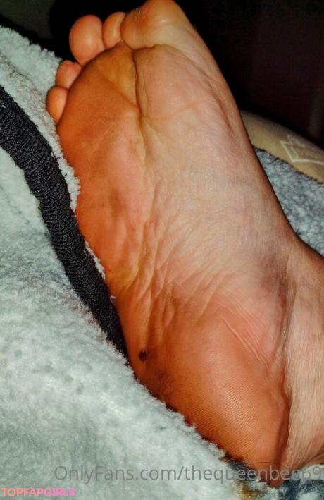 Thequeenbee69 nude leaked OnlyFans photo #6