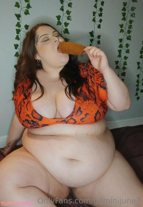 Geminijune7 nude leaked OnlyFans photo #7