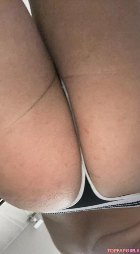 Madixmcc nude leaked OnlyFans photo #2