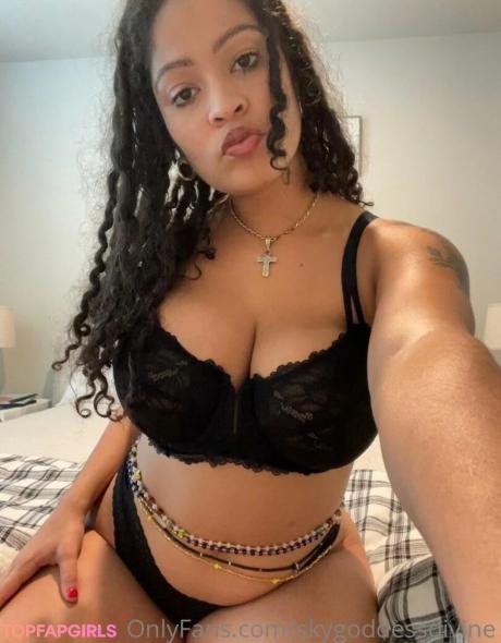 Skygoddessdivine nude leaked OnlyFans photo #3