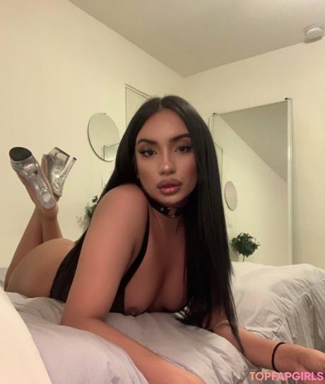 Latinavalentinax nude leaked OnlyFans photo #18