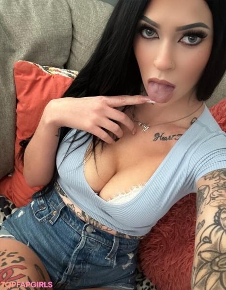 Carleebinx nude leaked OnlyFans photo #1
