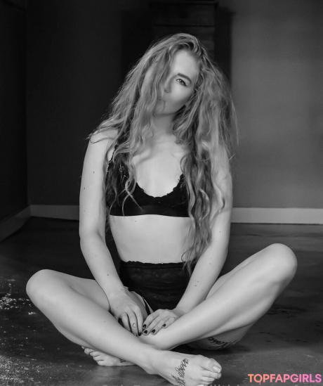 Lilithjenovaxfree nude leaked OnlyFans photo #4