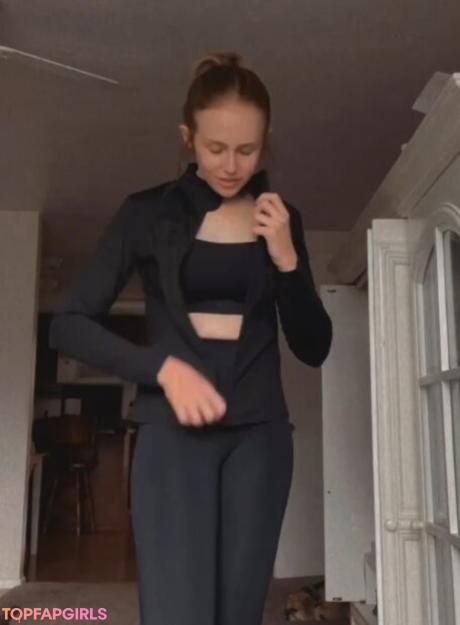 Kira_Graceeee nude leaked OnlyFans photo #16