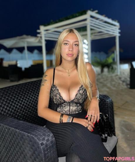 Rafaelamoutinho nude leaked OnlyFans photo #1