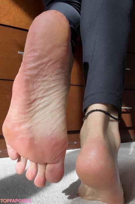 Amber nude leaked OnlyFans pic